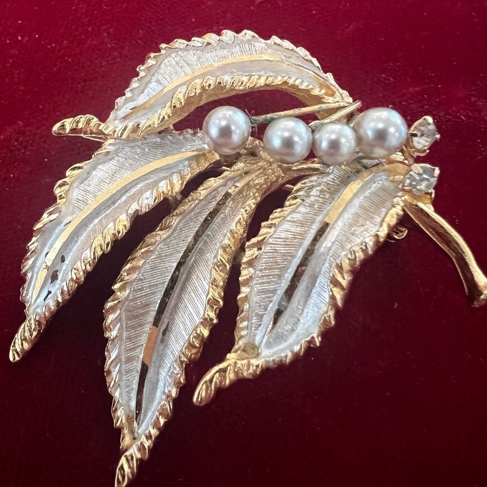 Vintage signed BSK pearl brooch